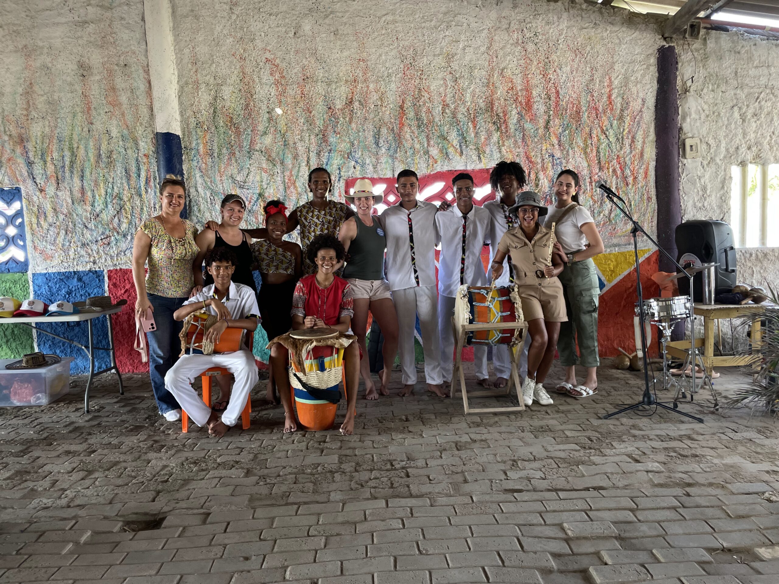 Drum show Cartagena Reizen in Colombia met kinderen
