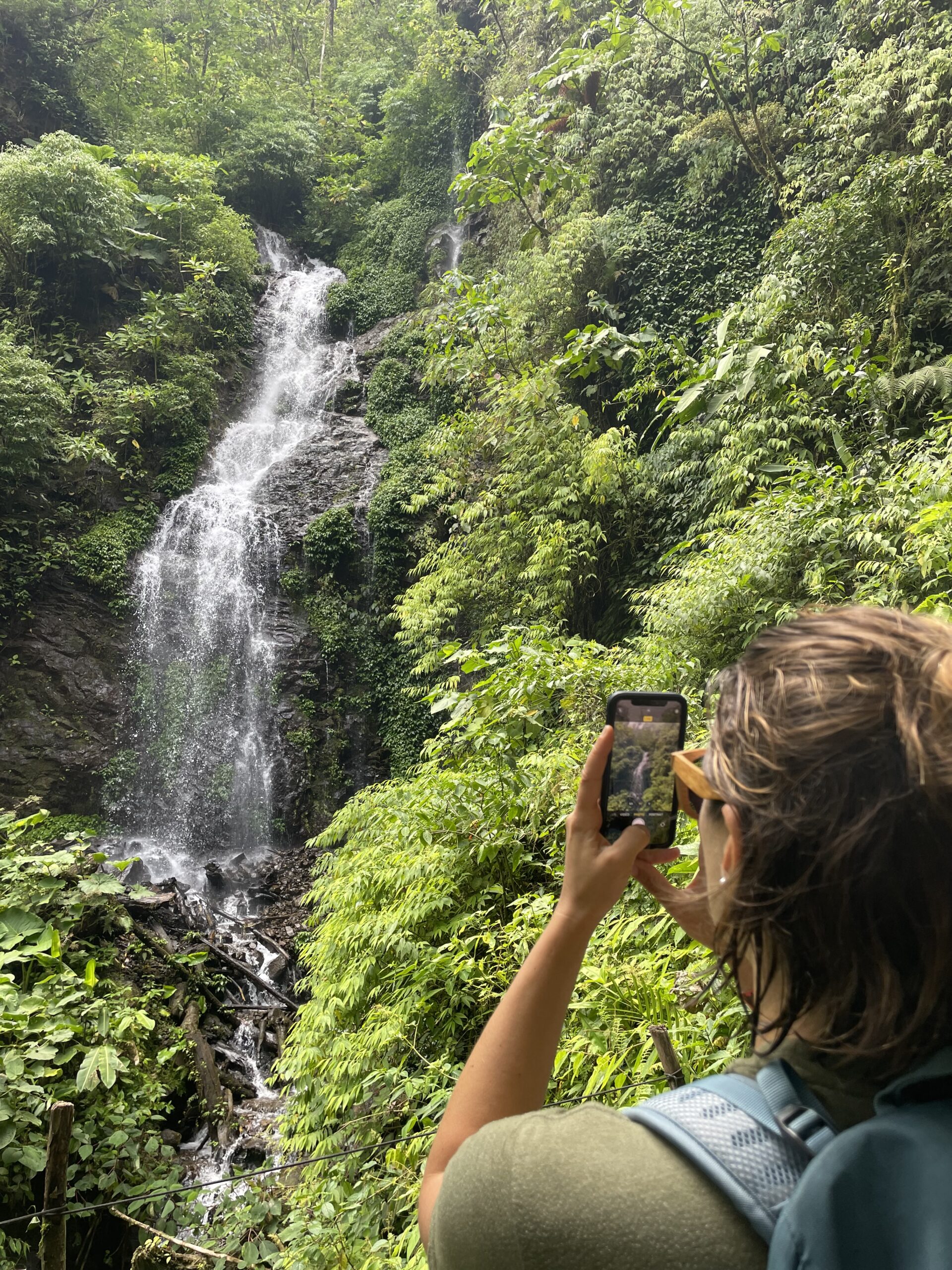 Waterval Bajos del Toro - Reizen met kinderen en impact in Costa Rica