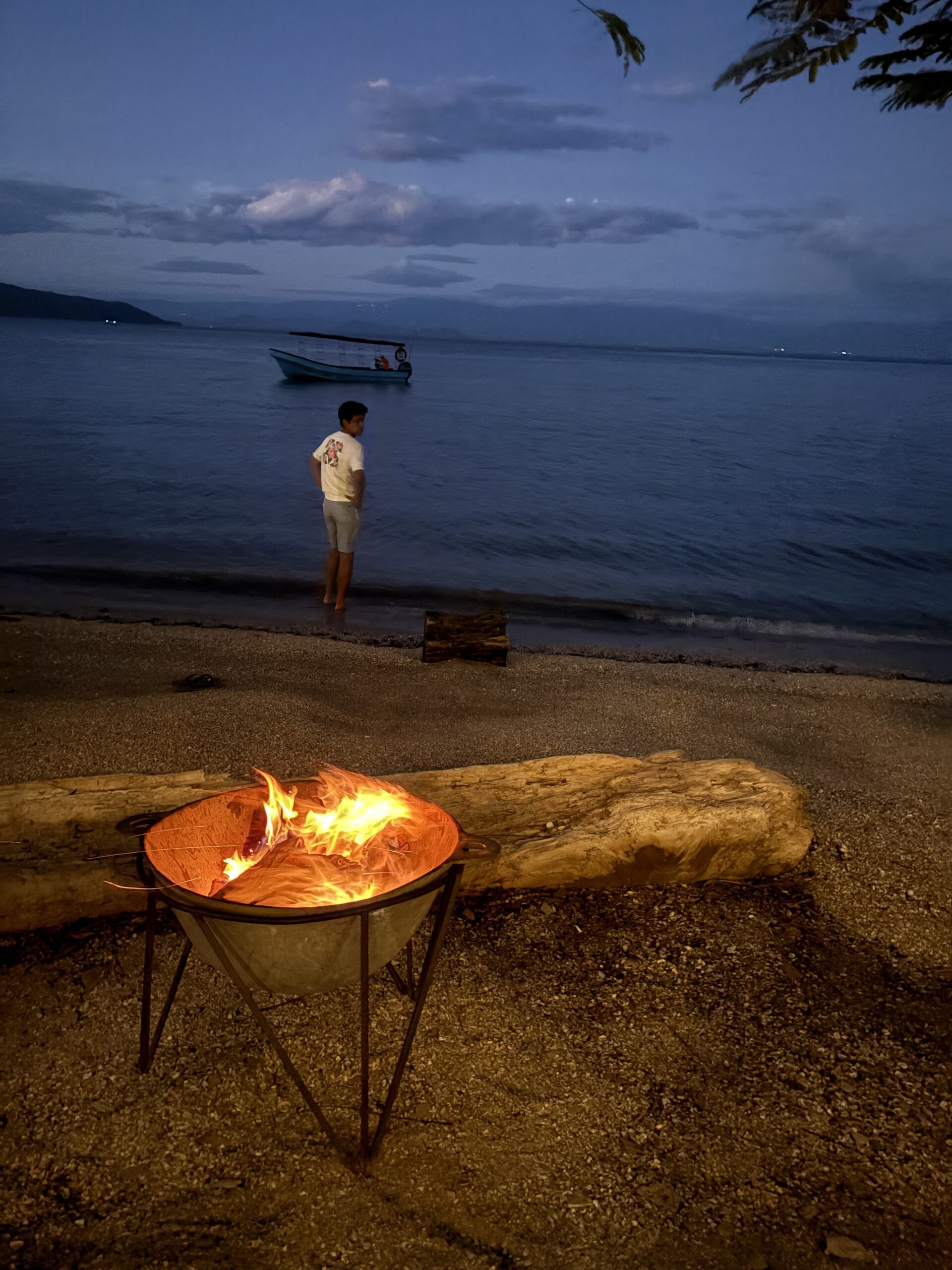 Nicoya strand campvuur - Reizen met kinderen en Costa Rica impact reizen