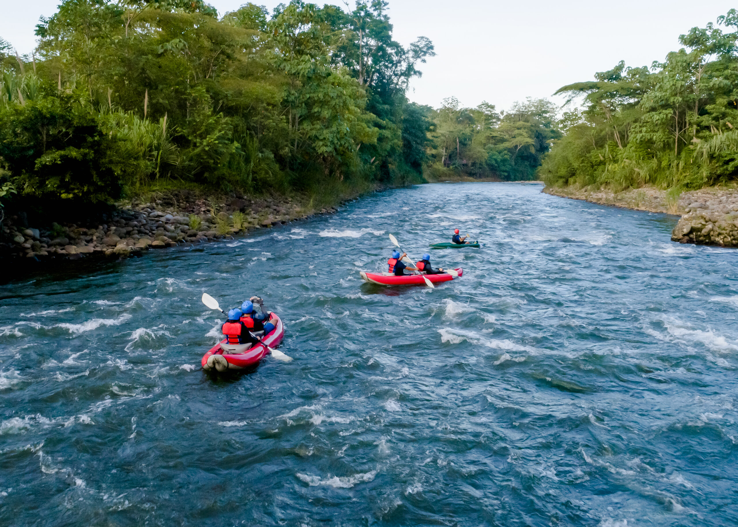 Sarapiqui kayak - Reizen in Costa Rica met kinderen en impact