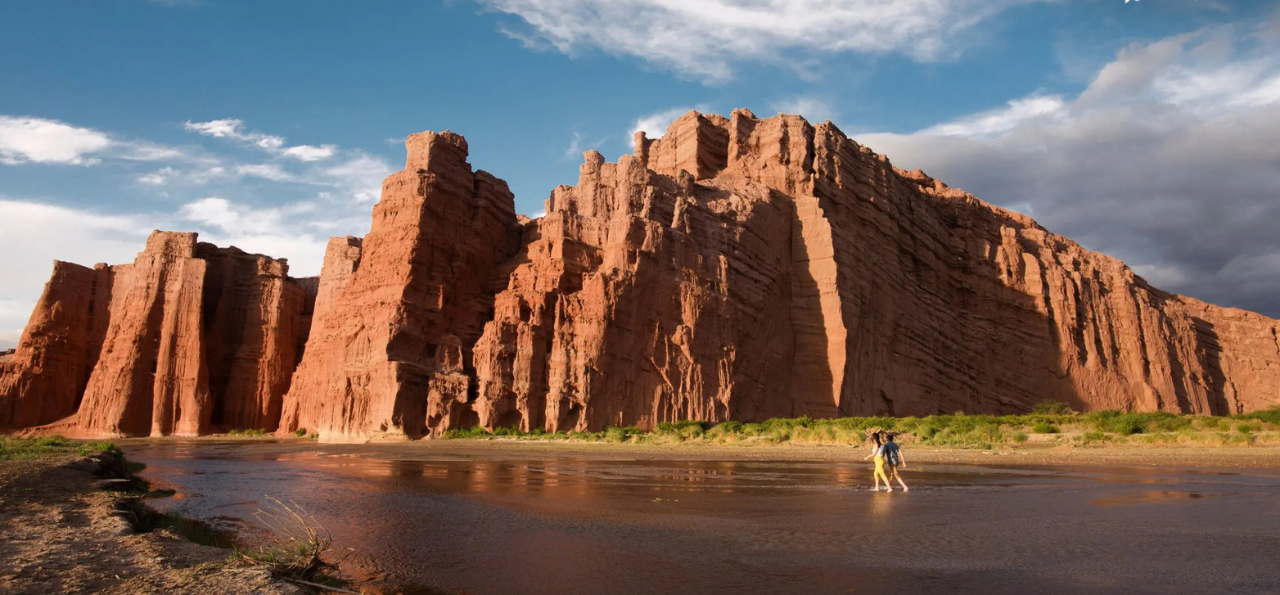 Rode rotsformaties in Talampaya Nationaal Park – Reizen met kinderen in Argentinië - Avontuurlijke Familiereis Argentinië
